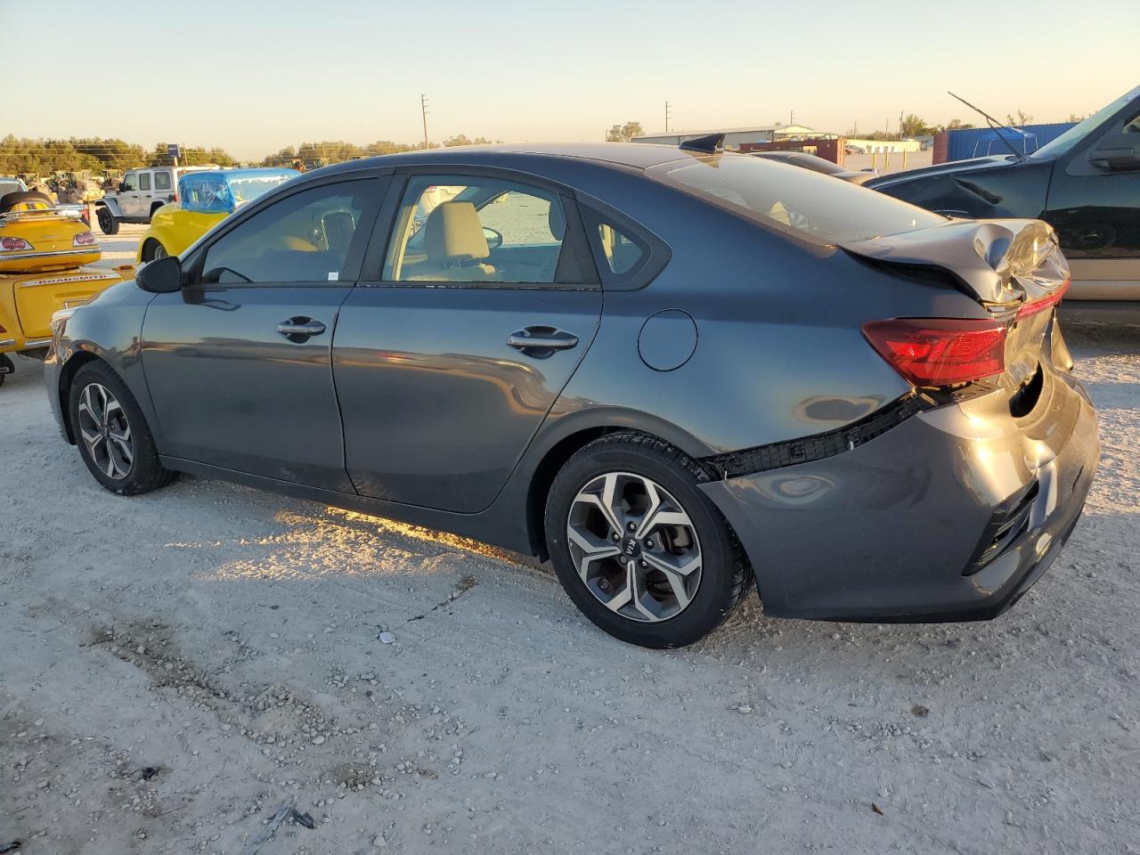 2019 Kia Forte - Image 2