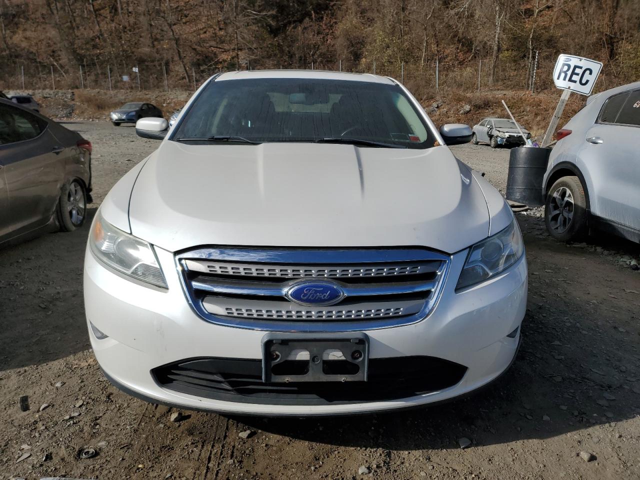 2011 Ford Taurus Sel VIN: 1FAHP2HW4BG188153 Lot: 81610774