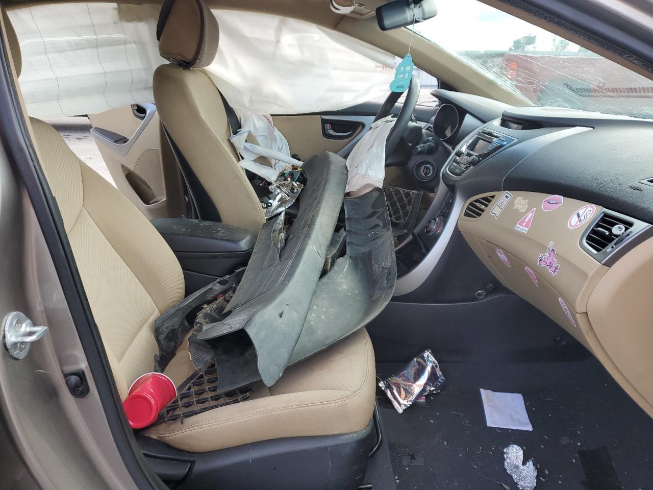 2013 Hyundai Elantra - Image 7