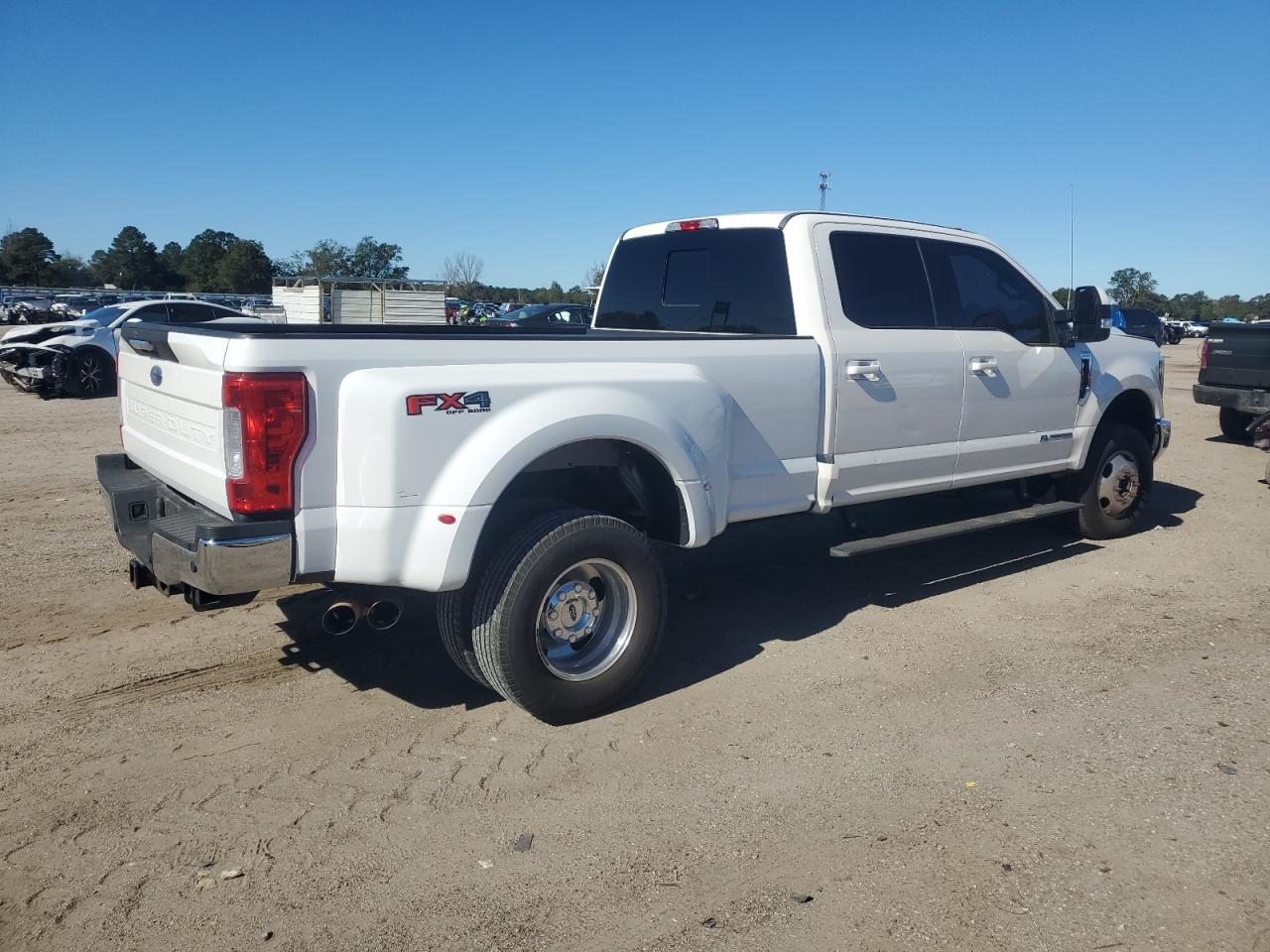2017 Ford F350 - Image 3
