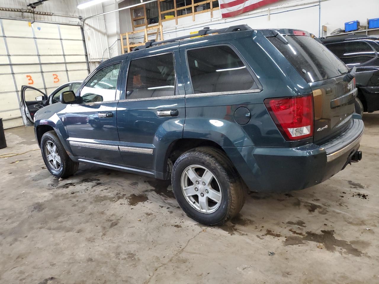 2005 Jeep Grand Cherokee - Image 2