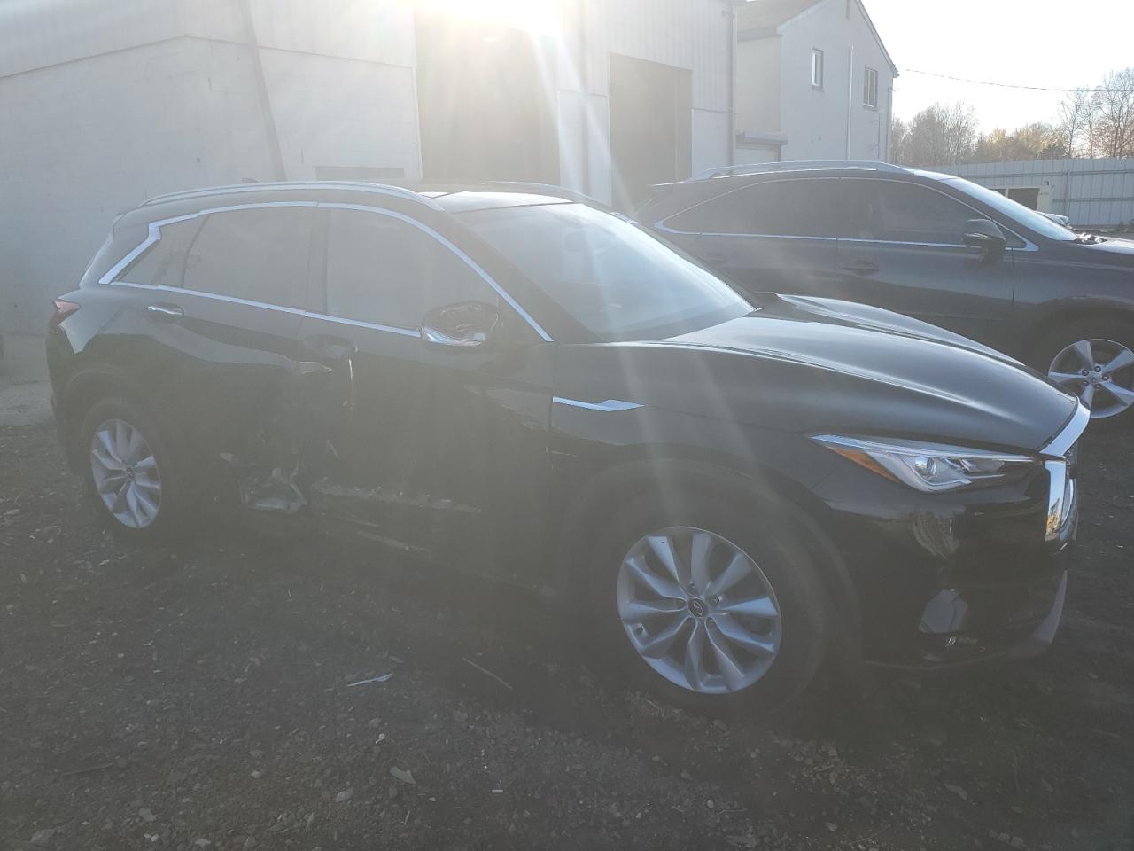 2019 Infiniti QX50 - Image 4