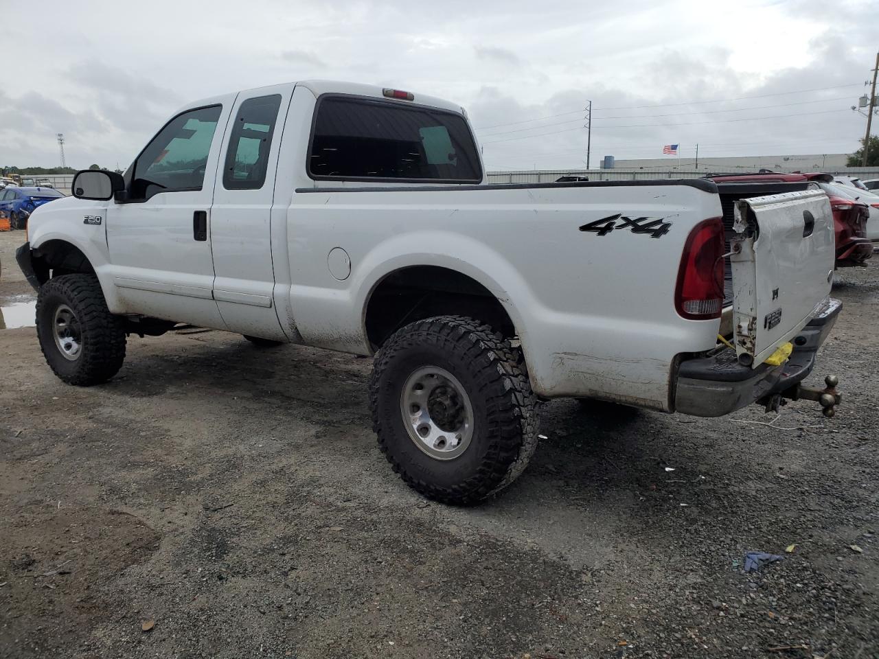 2001 Ford F250 - Image 2