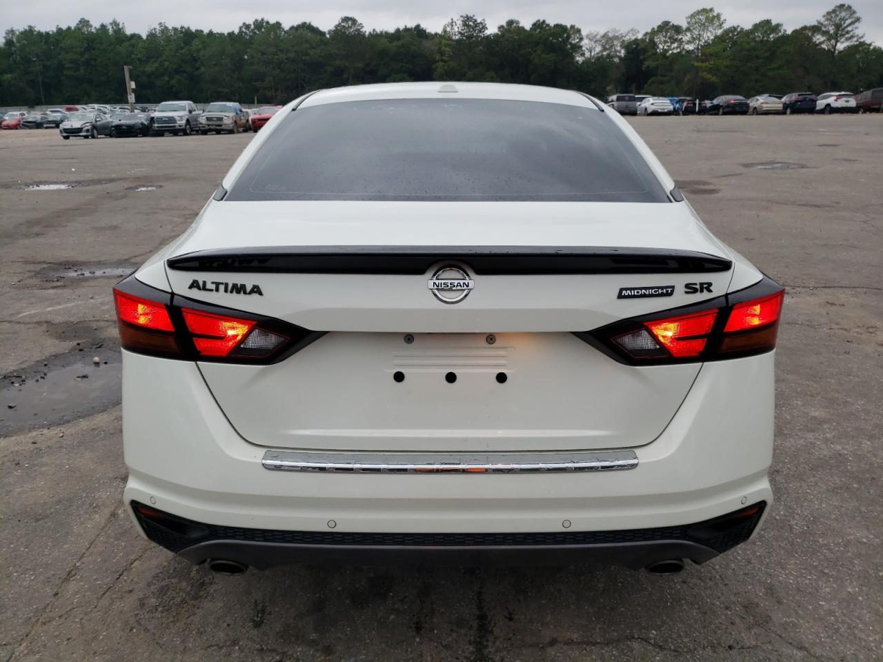 2022 Nissan Altima - Image 6