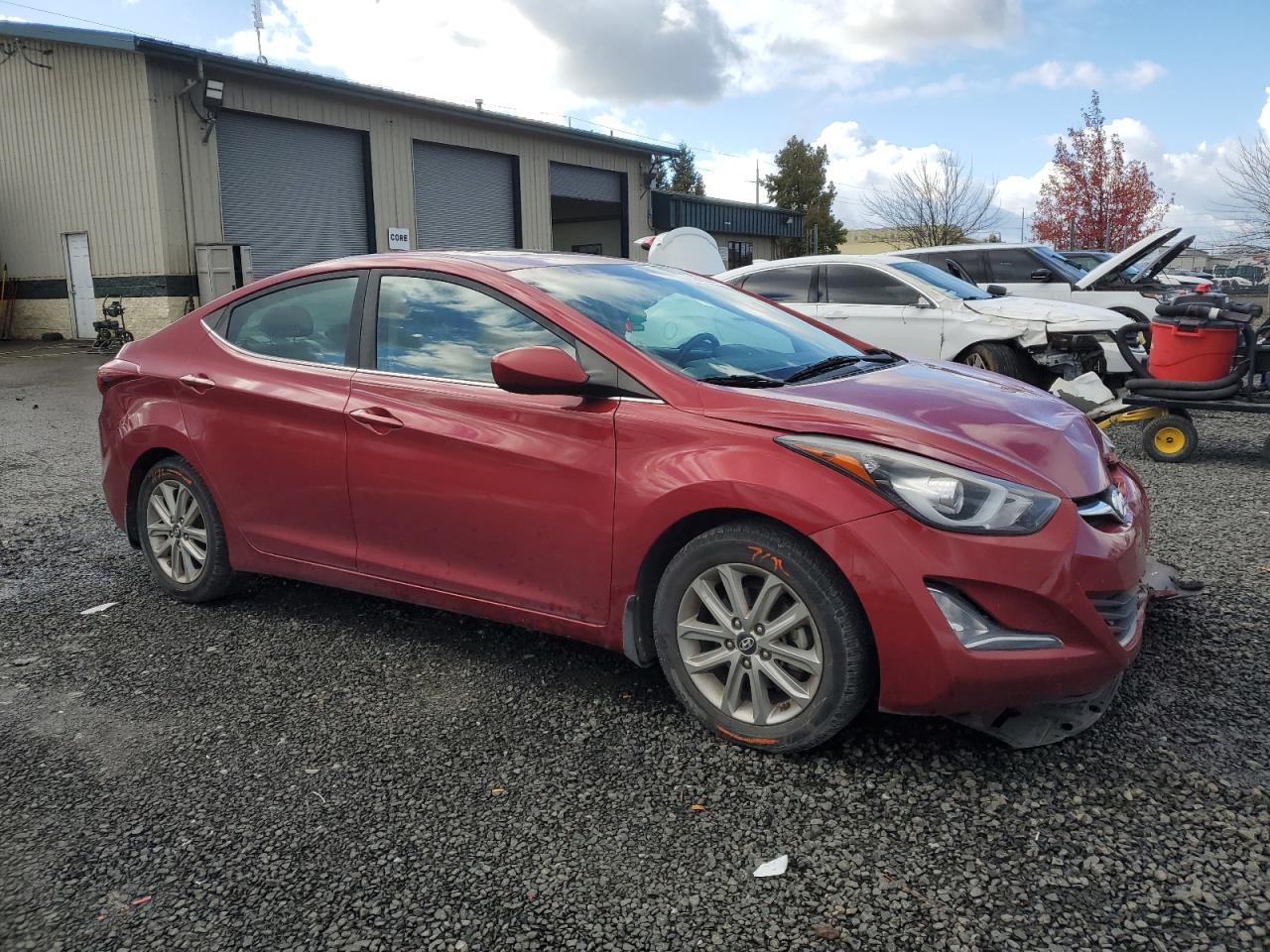 VIN 5NPDH4AE5FH592759 2015 HYUNDAI ELANTRA no.4