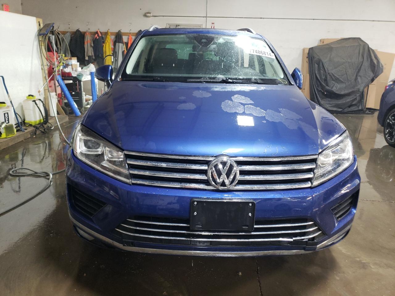 2016 Volkswagen Touareg - Image 5