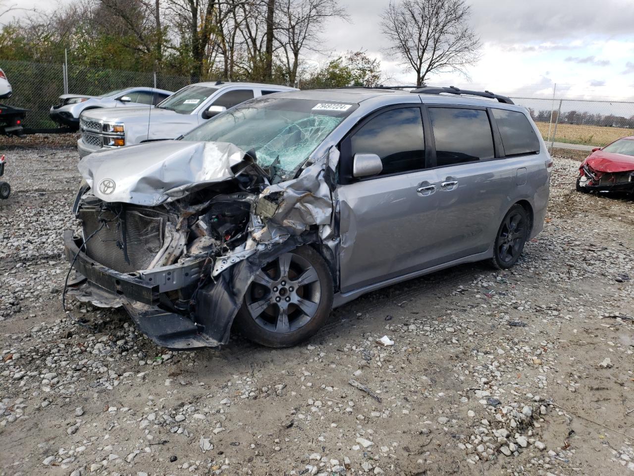 2013 TOYOTA SIENNA