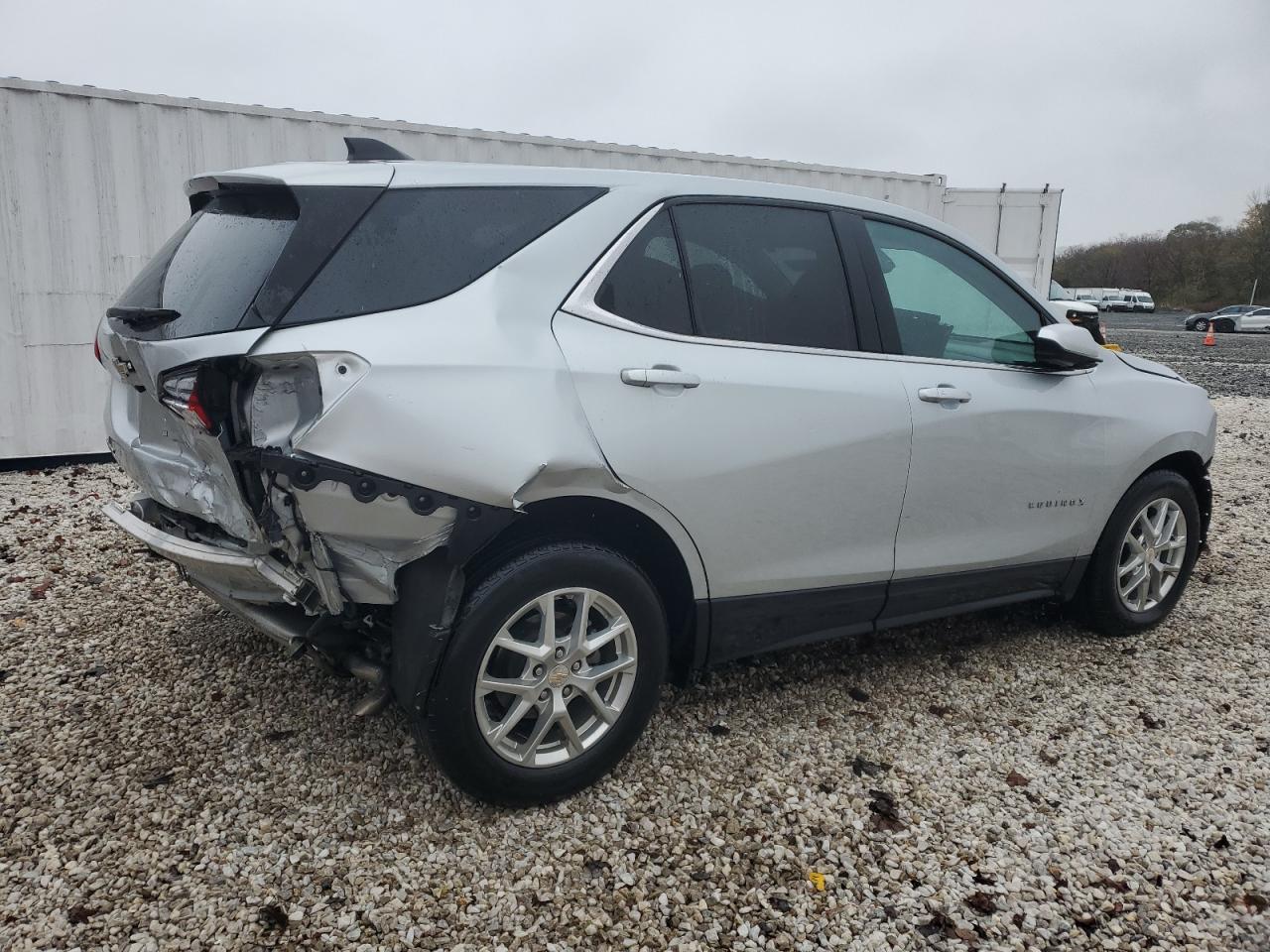 2022 Chevrolet Equinox - Image 3