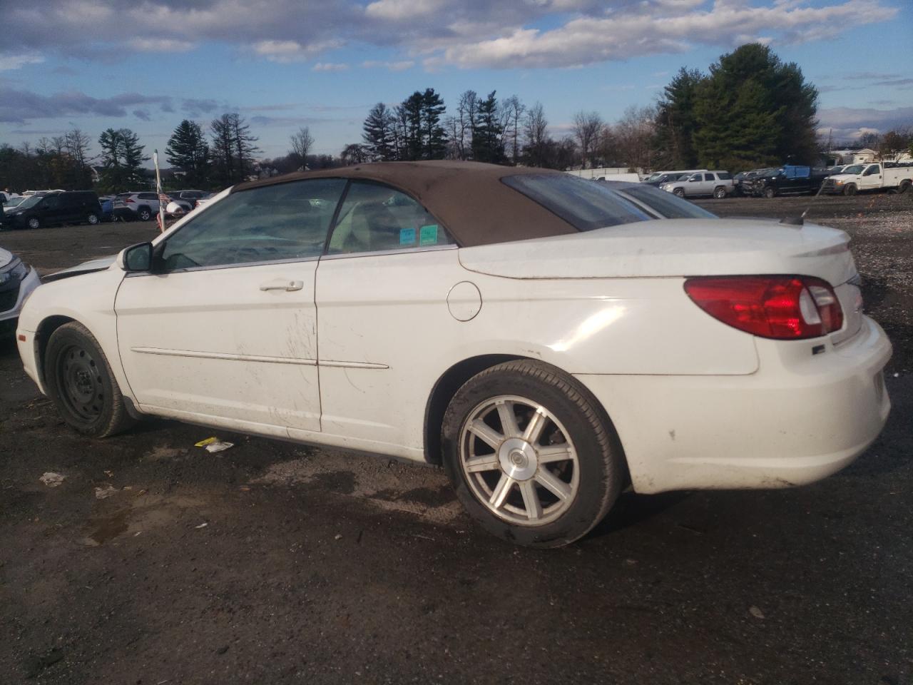 2008 Chrysler Sebring - Image 2