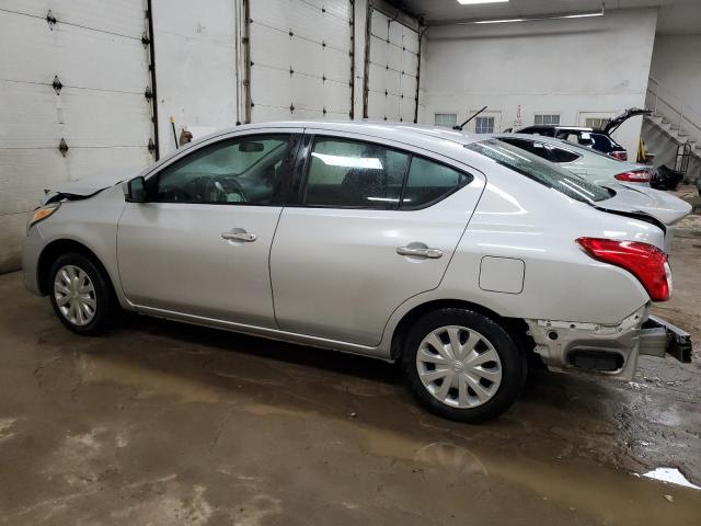  NISSAN VERSA 2019 Сріблястий