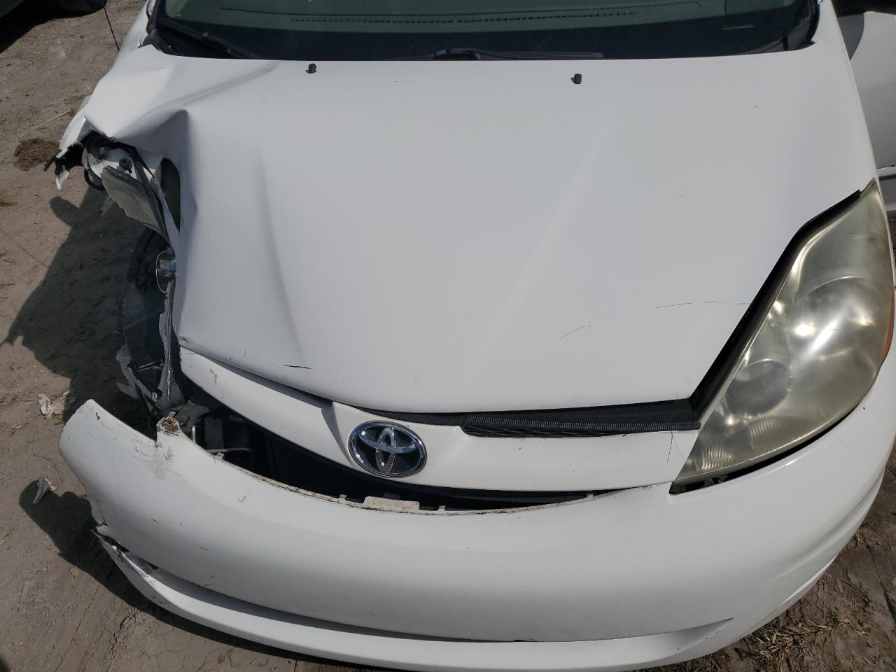 2007 Toyota Sienna - Image 12