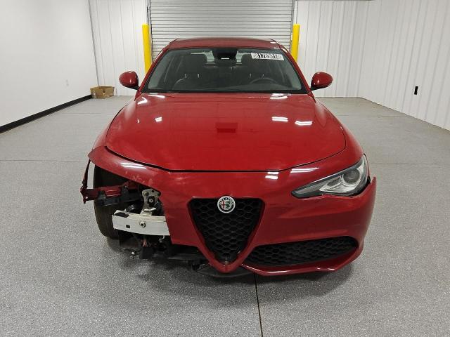 Седаны ALFA ROMEO GIULIA 2017 Красный