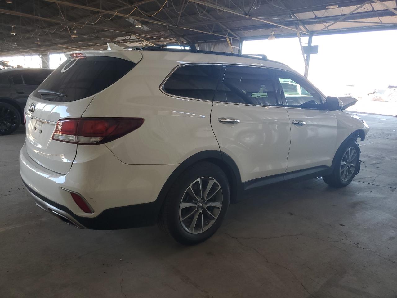 2018 Hyundai Santa Fe - Image 3