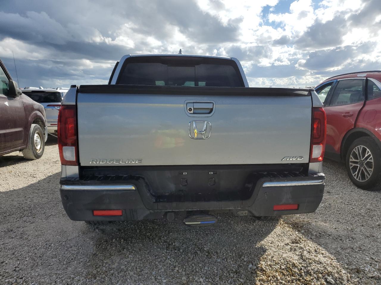 2019 Honda Ridgeline - Image 6