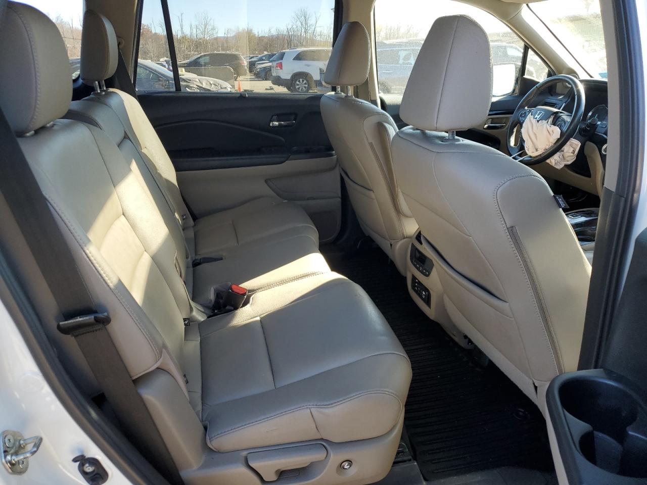 2017 Honda Pilot - Image 11