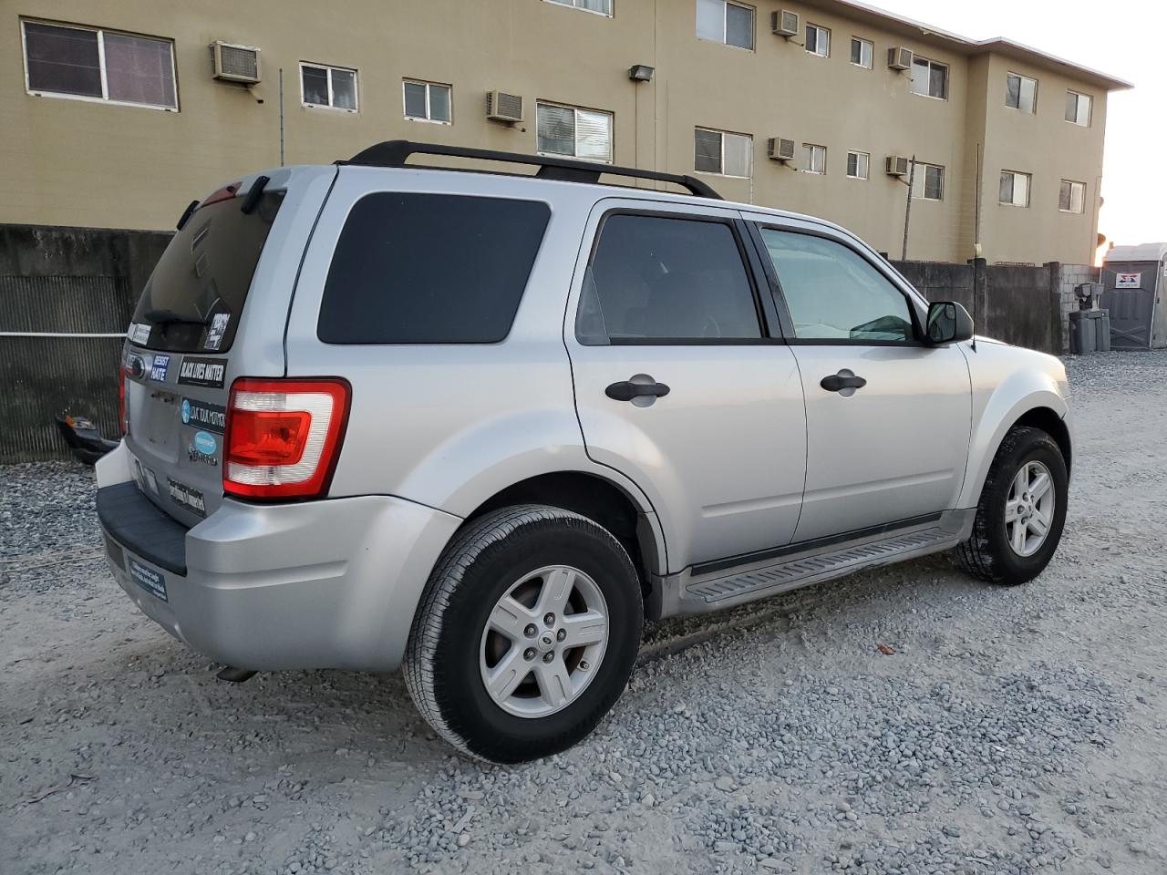 2010 Ford Escape - Image 3