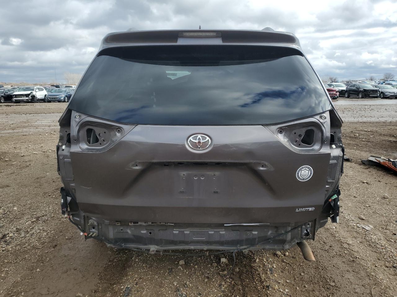 2013 Toyota Sienna - Image 6