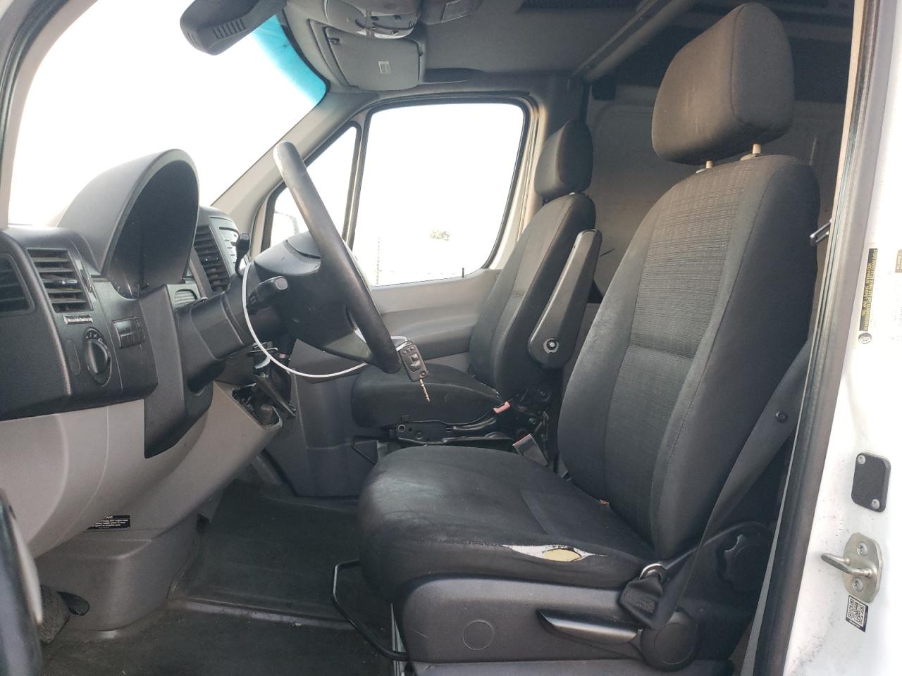 2015 Mercedes-Benz Sprinter - Image 7