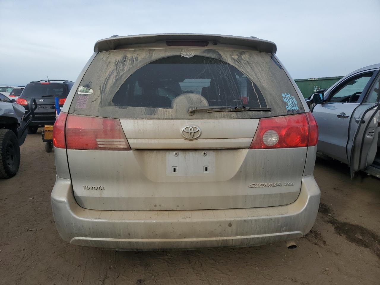 2007 Toyota Sienna - Image 6