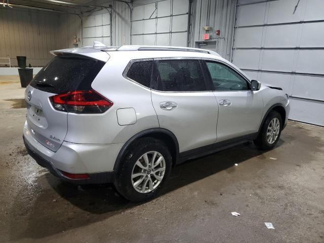 NISSAN ROGUE 2018 Srebrny