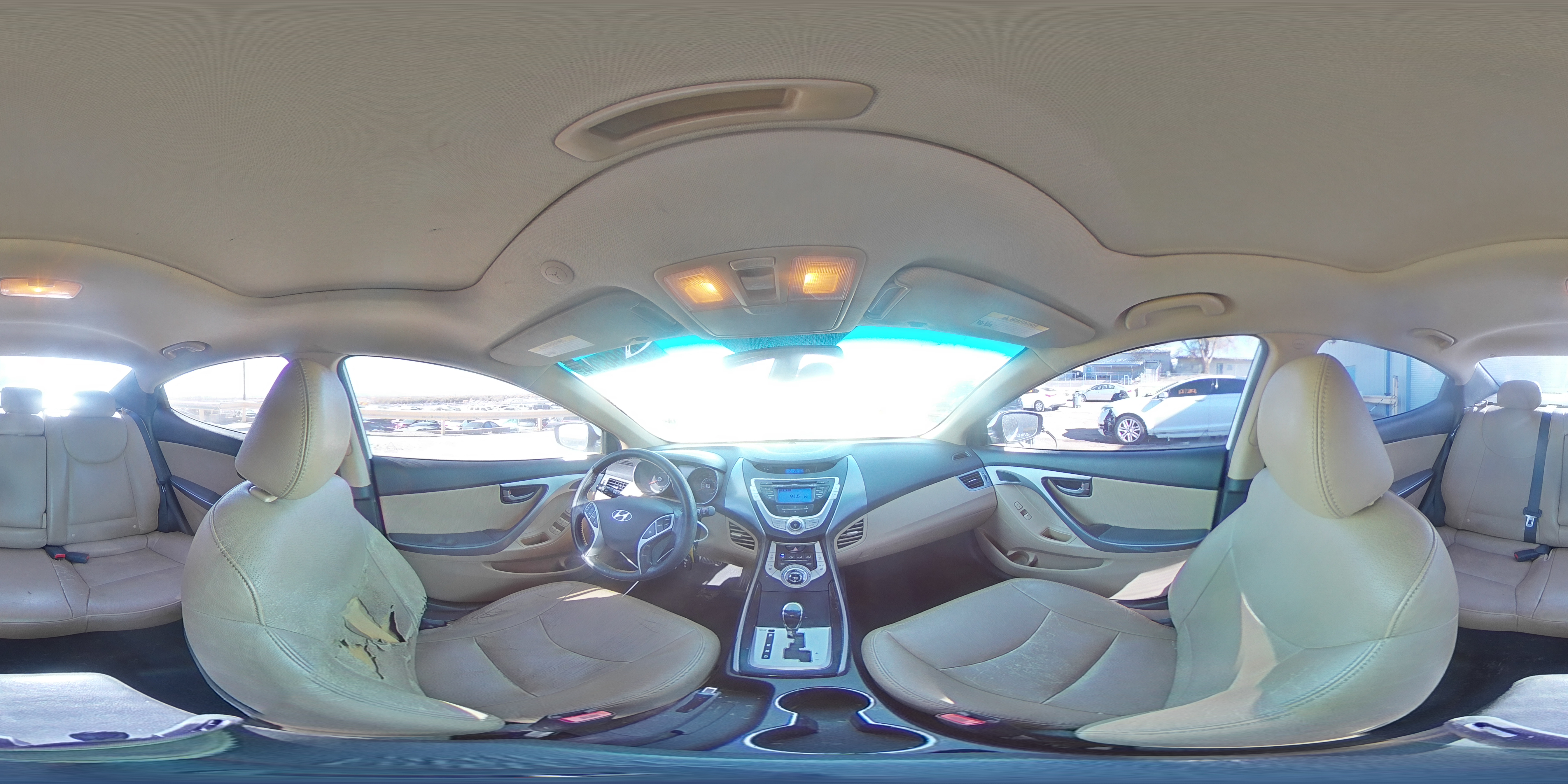 2012 Hyundai Elantra - Image 14