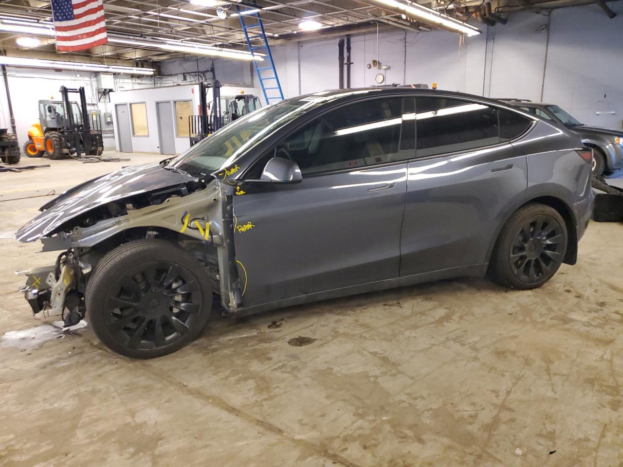 VIN 7SAYGDEE2PF800551 2023 TESLA MODEL Y no.1