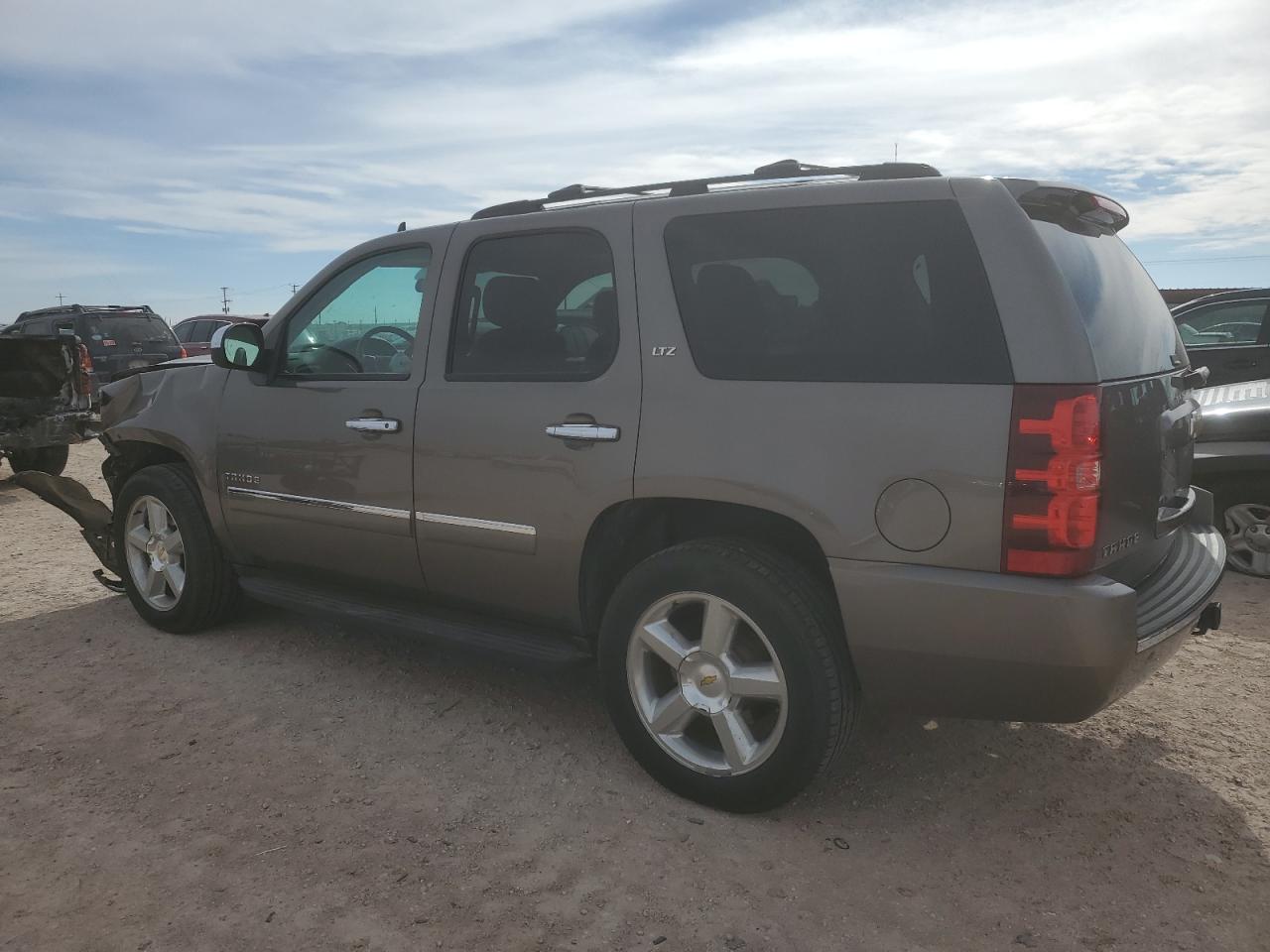 VIN 1GNSCCE00ER107358 2014 CHEVROLET TAHOE no.2