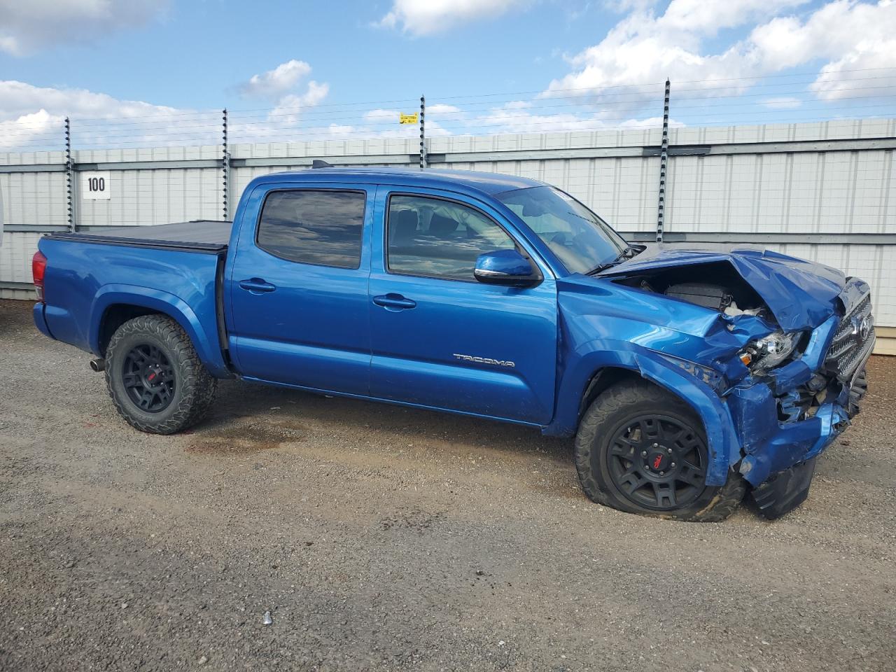 VIN 5TFCZ5AN4HX084160 2017 TOYOTA TACOMA no.4