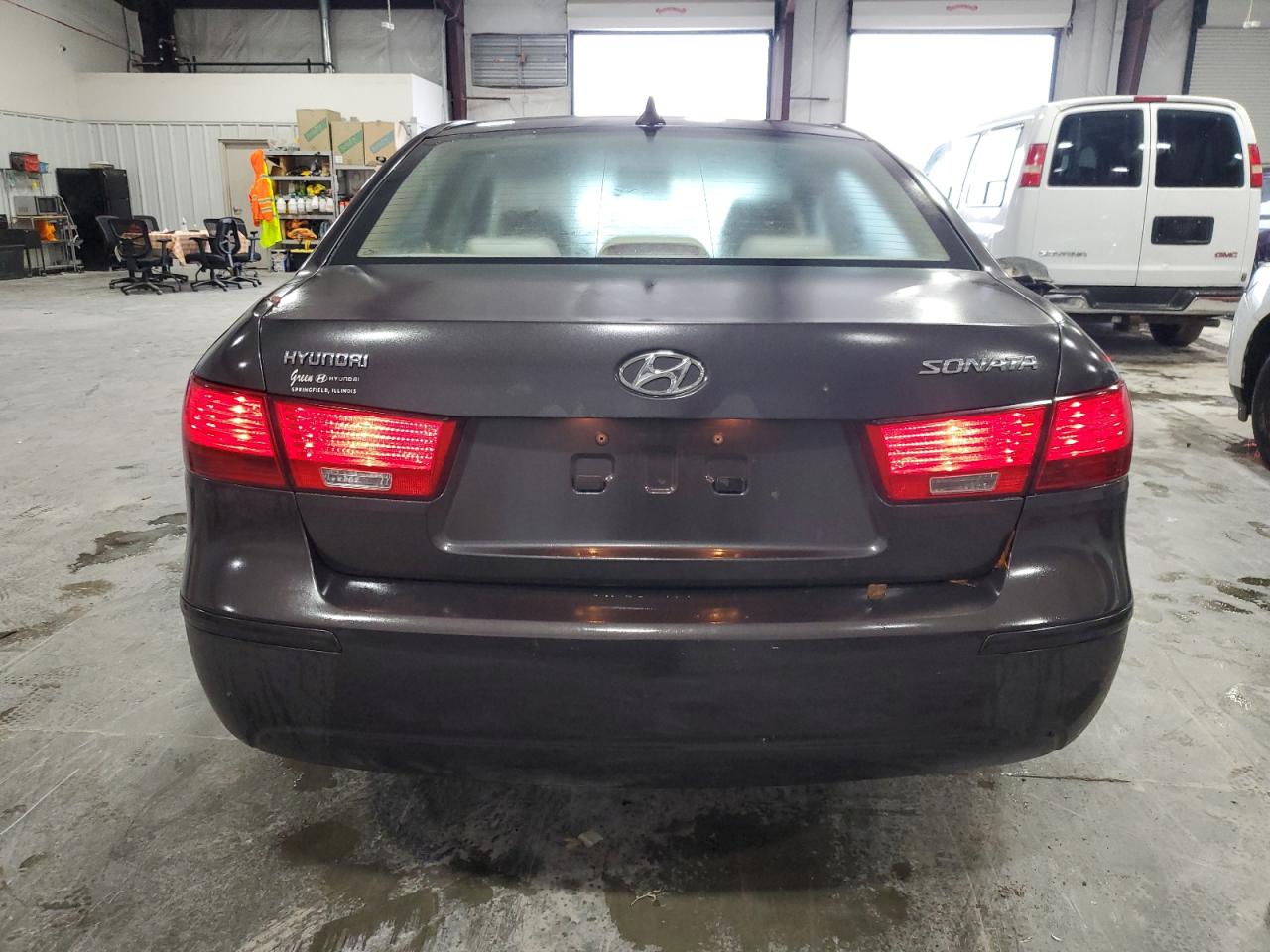 2010 Hyundai Sonata - Image 6