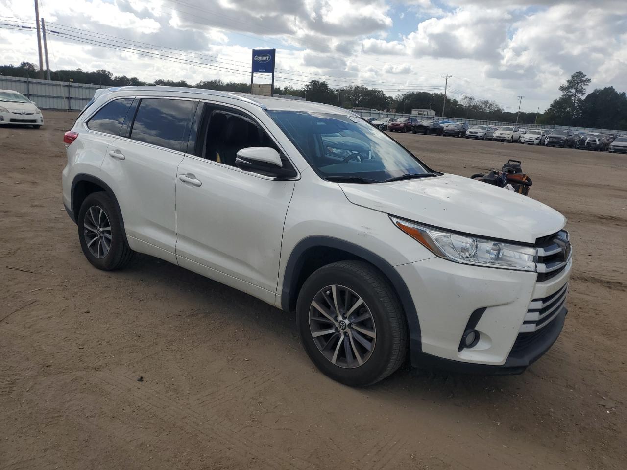 2018 Toyota Highlander - Image 4