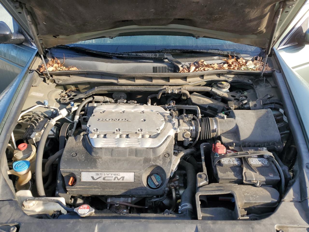 2010 Honda Accord - Image 13