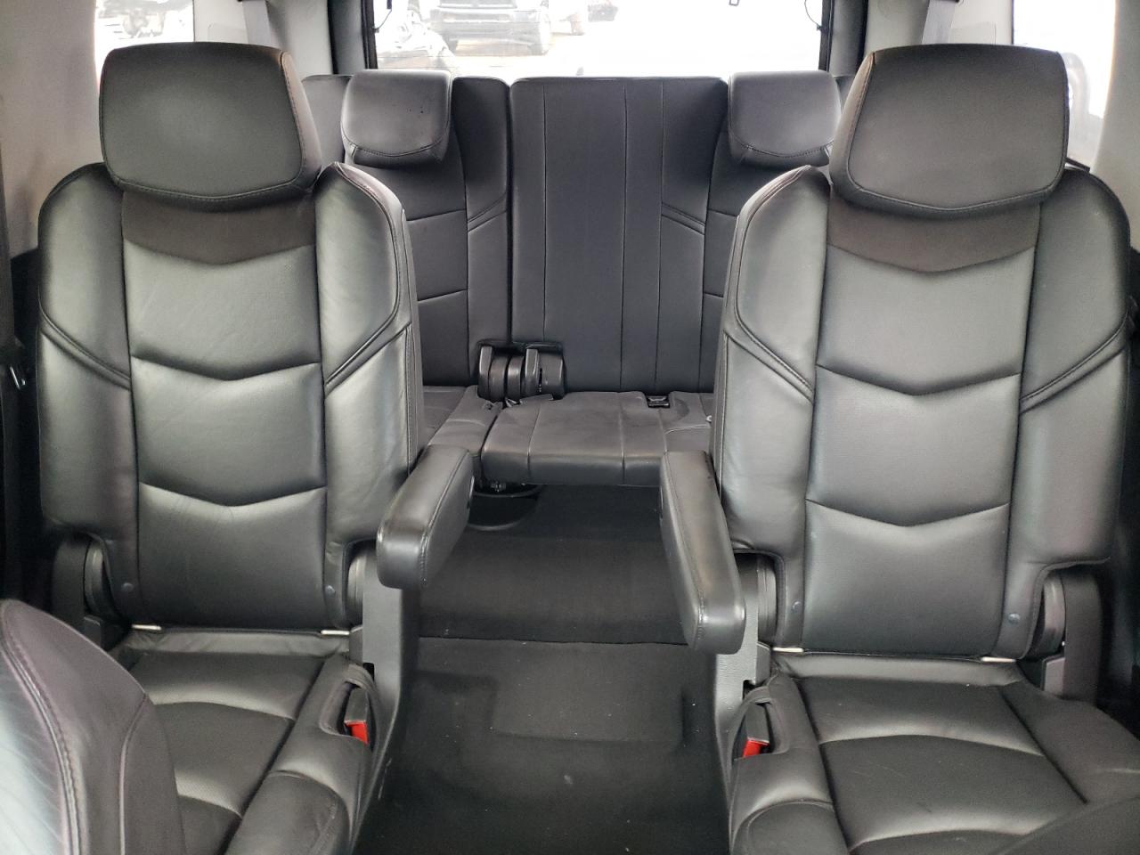 2018 Cadillac Escalade - Image 10