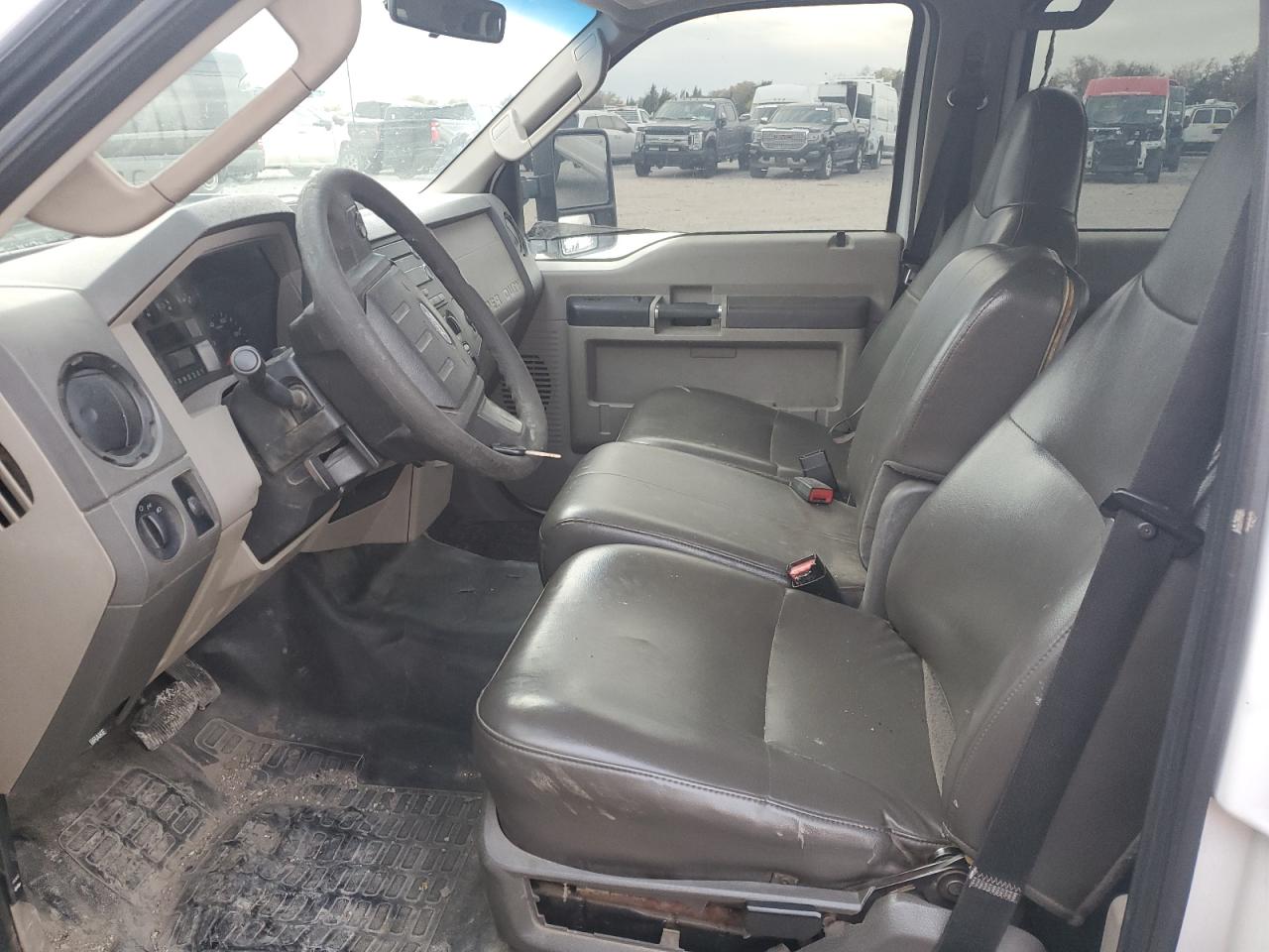 2010 Ford F350 - Image 7