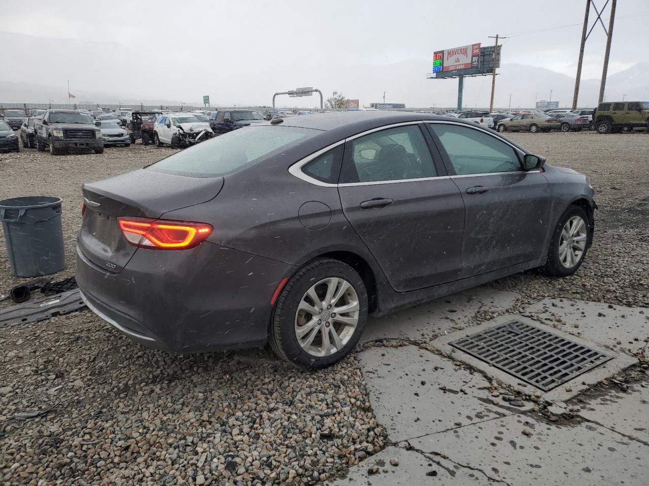 2015 Chrysler 200 - Image 3