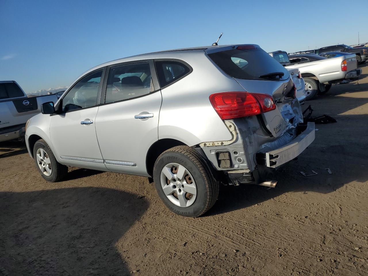 2014 Nissan Rogue - Image 2