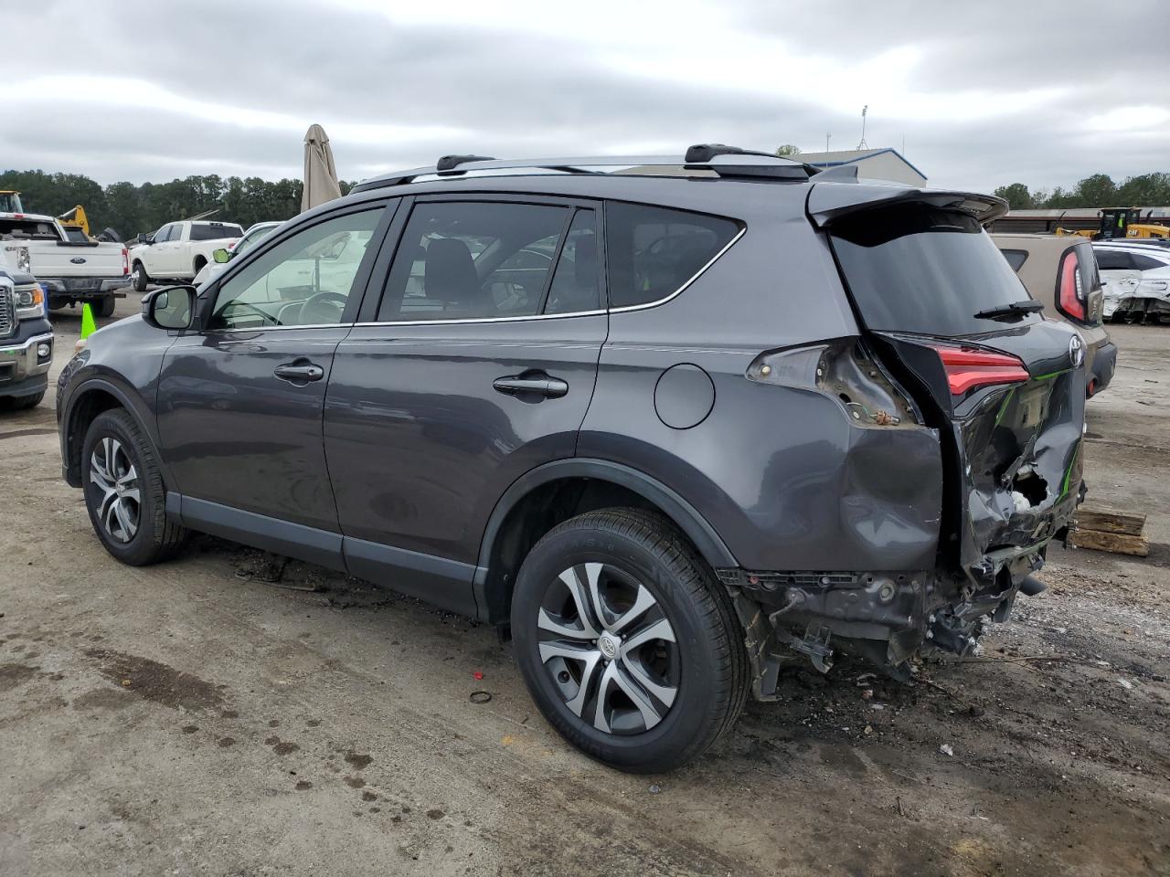 VIN JTMZFREV7JJ152688 2018 TOYOTA RAV4 no.2