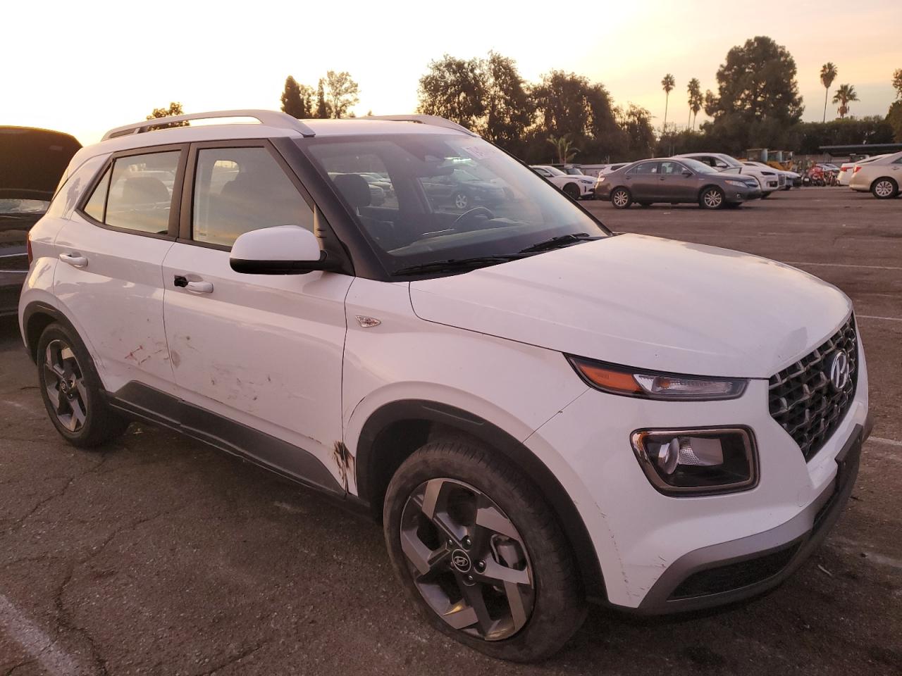 2023 Hyundai Venue - Image 4