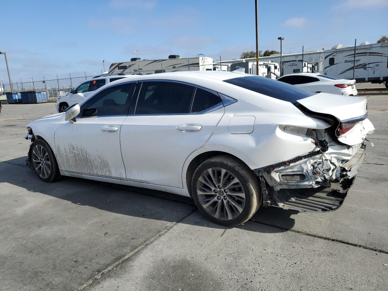 2021 Lexus ES - Image 2
