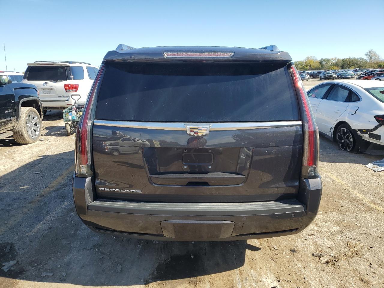 1GYS4BKJ9GR163597 2016 Cadillac Escalade Luxury