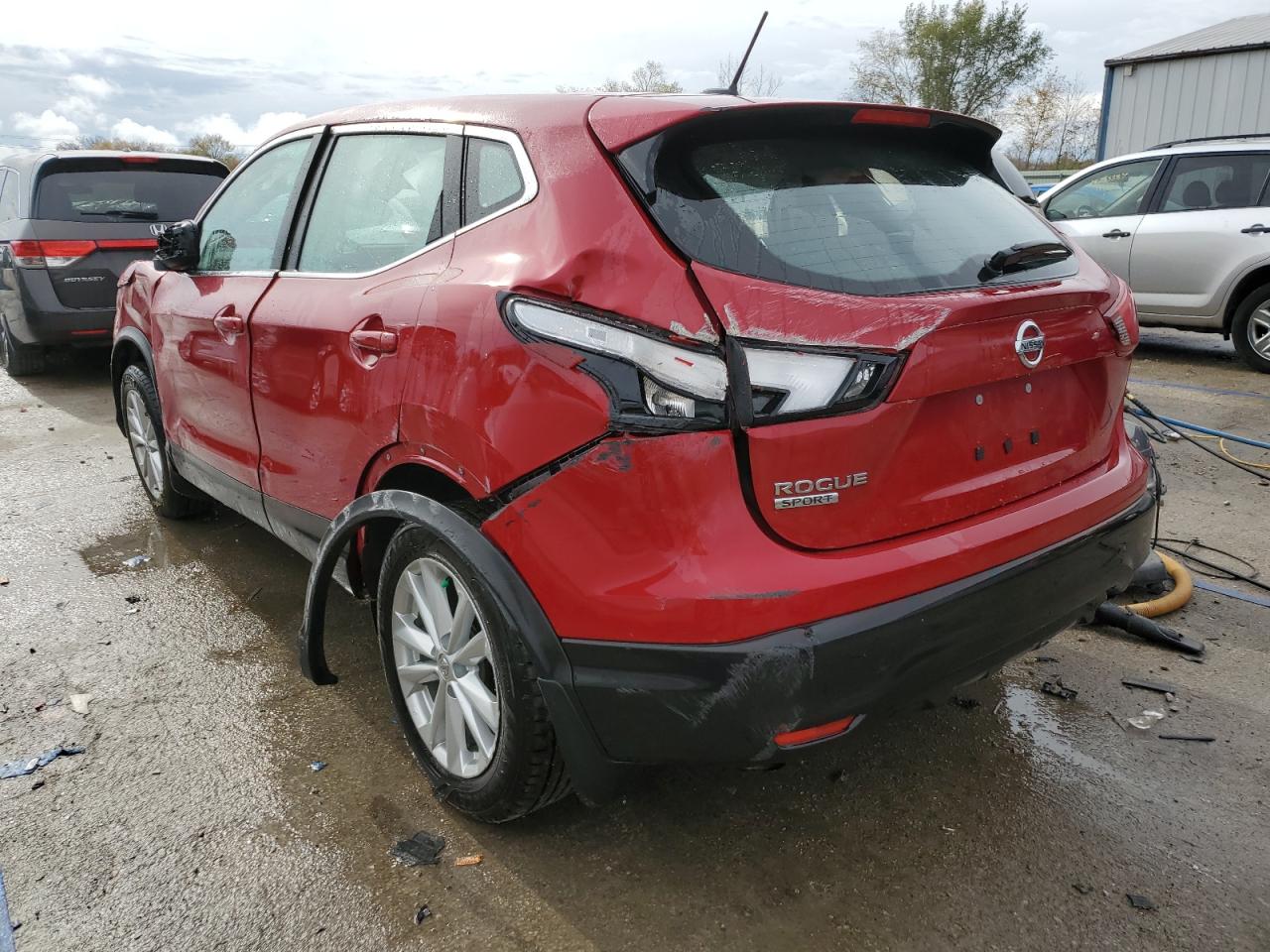 2017 Nissan Rogue - Image 2