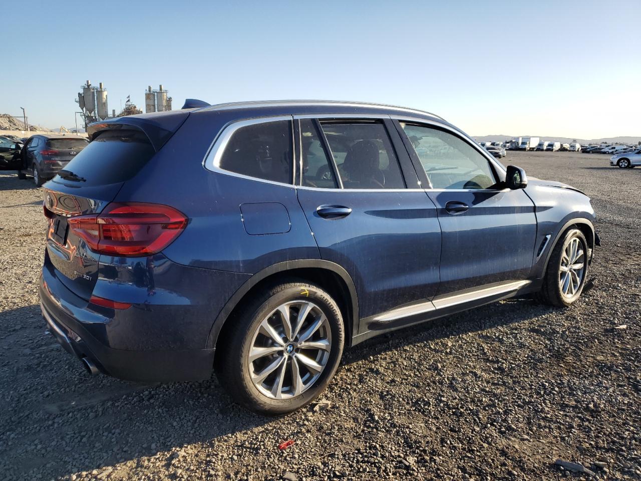 VIN 5UXTR7C5XKLF23774 2019 BMW X3 no.3