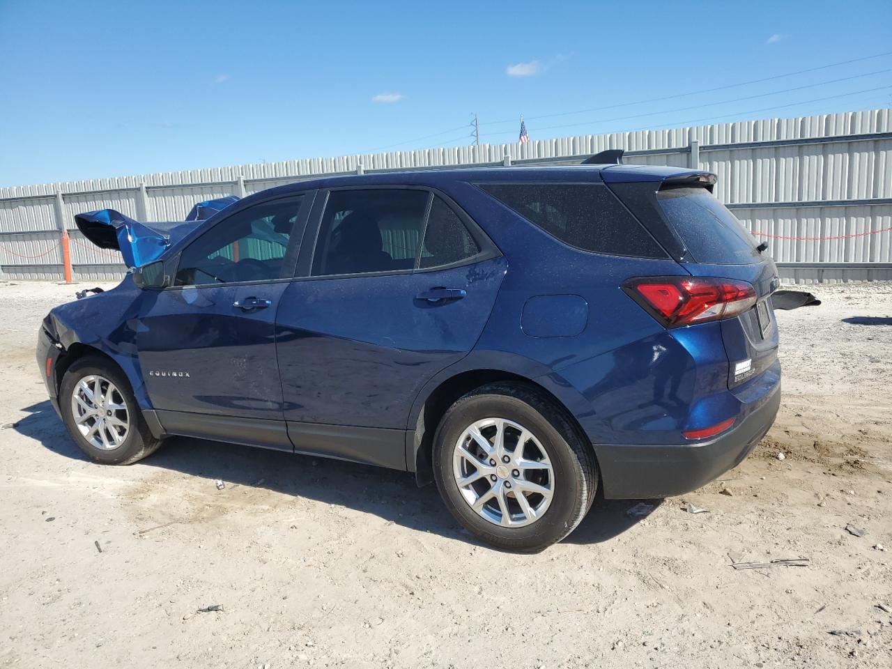 2022 Chevrolet Equinox - Image 2