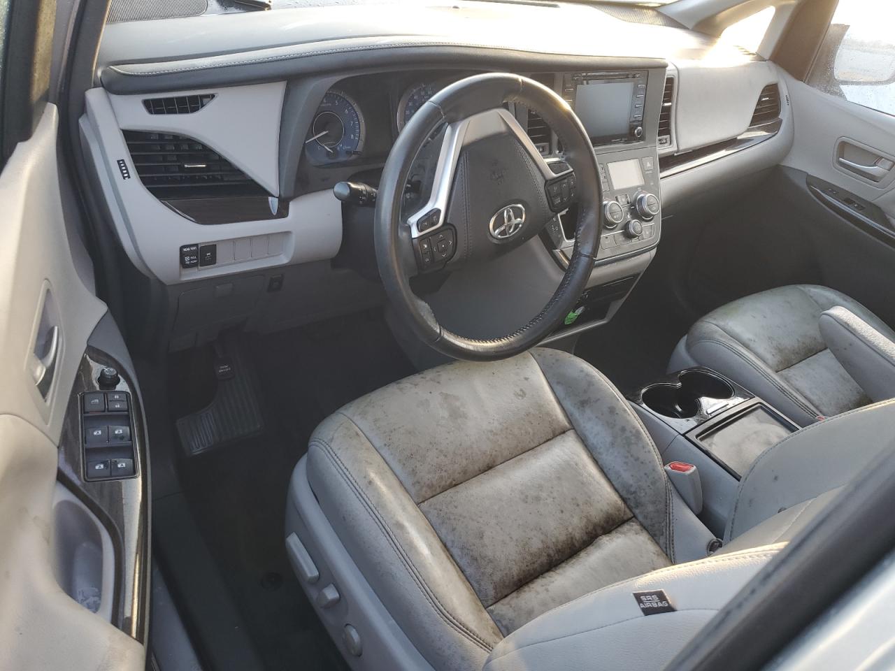 2019 Toyota Sienna - Image 8