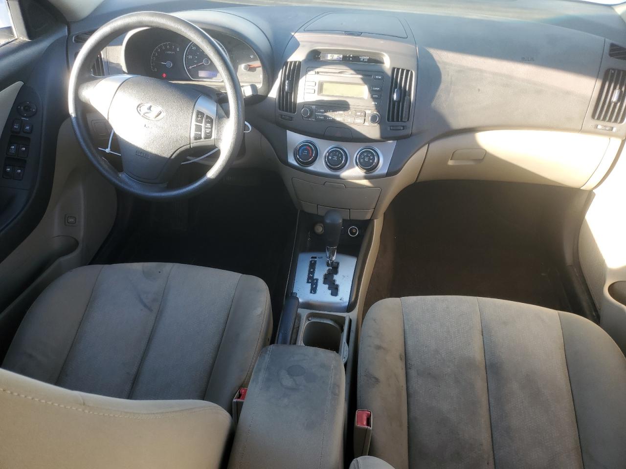 2010 Hyundai Elantra - Image 8