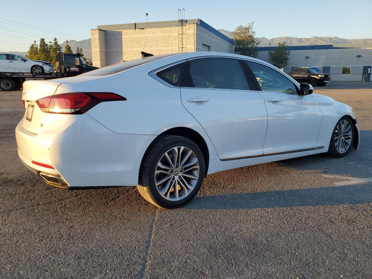 2015 Hyundai Genesis - Image 3