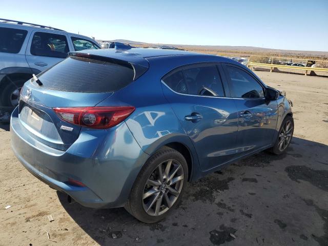  MAZDA 3 2018 Granatowy