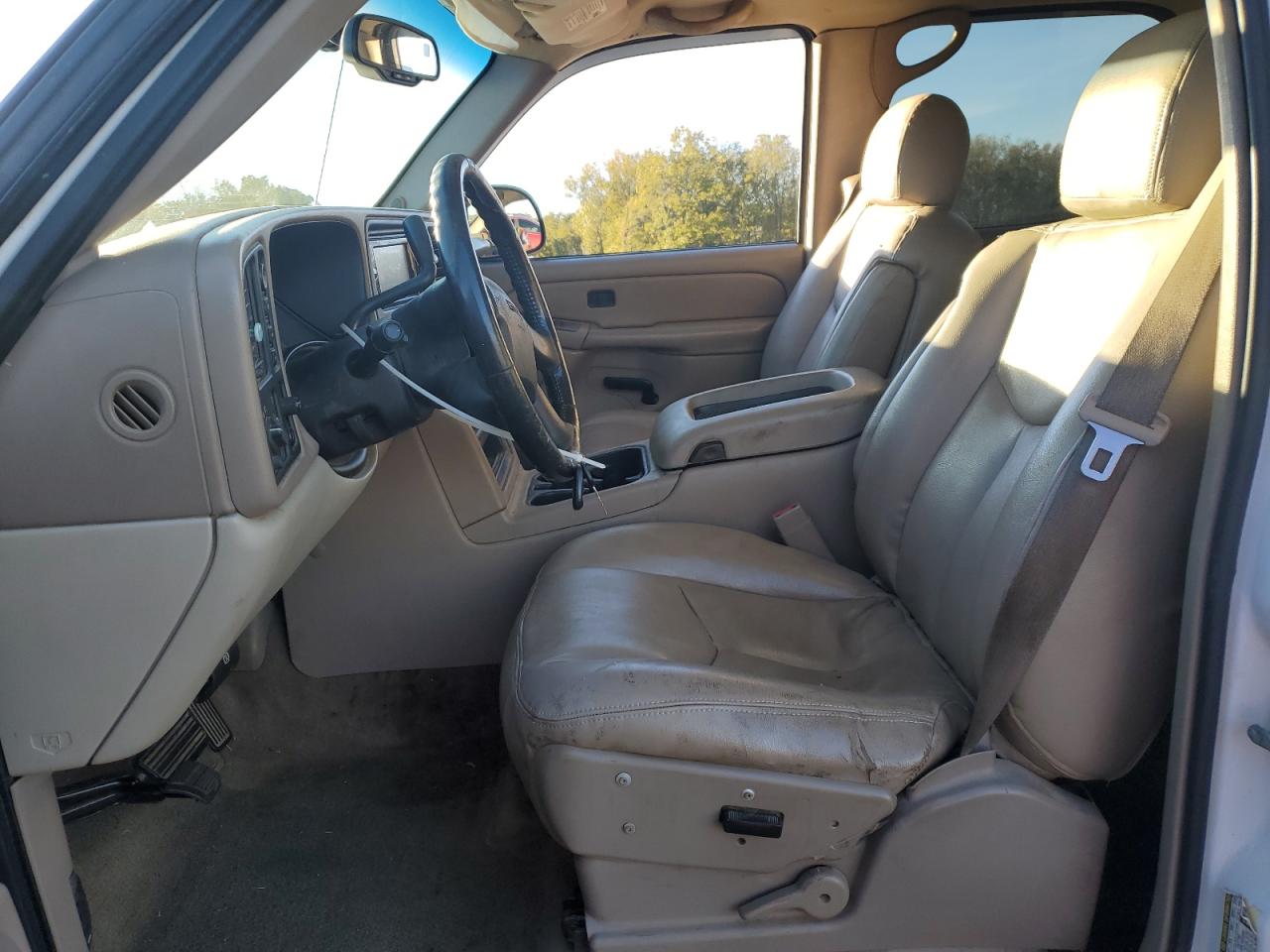 2004 GMC Yukon - Image 7