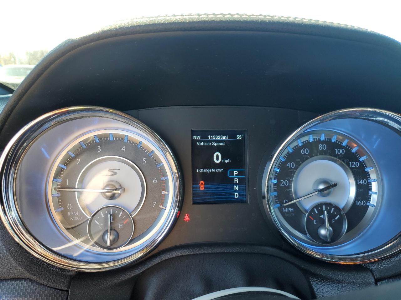 2014 Chrysler 300 - Image 9