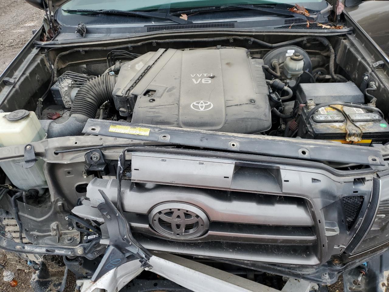 2010 Toyota Tacoma - Image 12