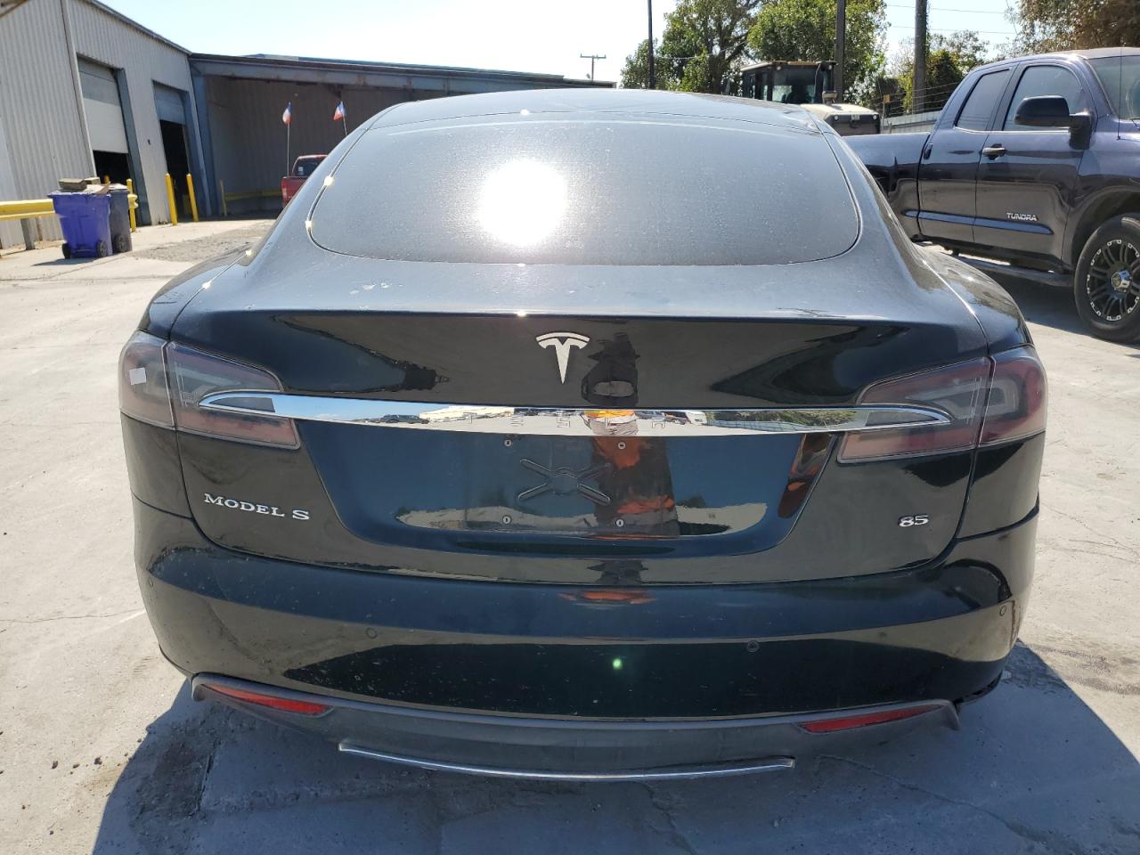 2014 Tesla Model S VIN: 5YJSA1H15EFP56828 Lot: 80334534